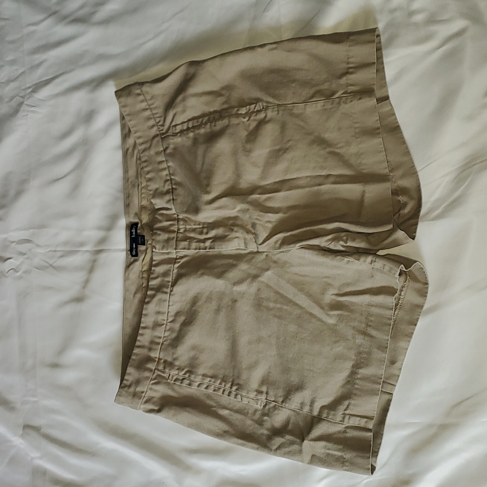 Women's Gap Factory khaki shorts - size 12